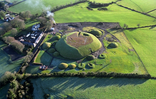 Ireland Irish the mounds Boyne River